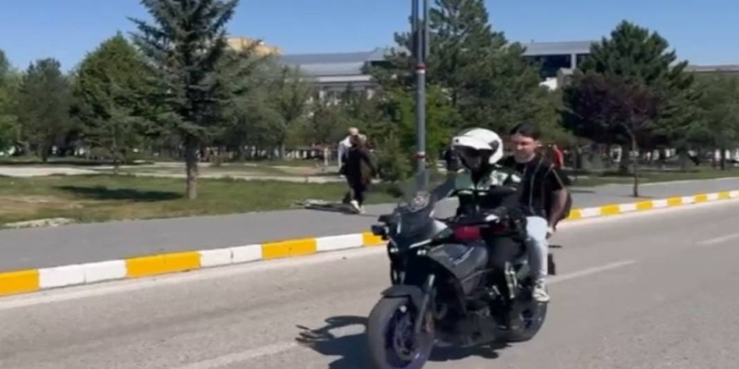 YKS manzaraları: Kapıdan atlayanlar, bayılanlar, yanlış okul önünde bekleyenler... 6